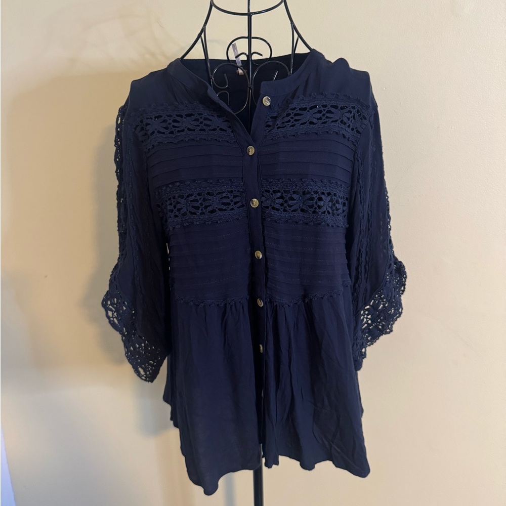 Free People Pintuck Crochet Inset Button Down in Navy Size Small - Picture 2 of 6